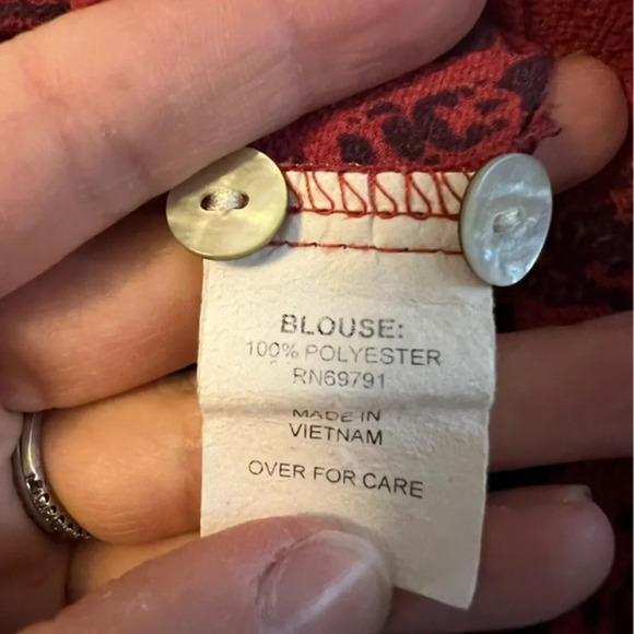 Francesca’s Olive Hill Patterned V-Neck Blouse, Size M - Picture 9 of 9